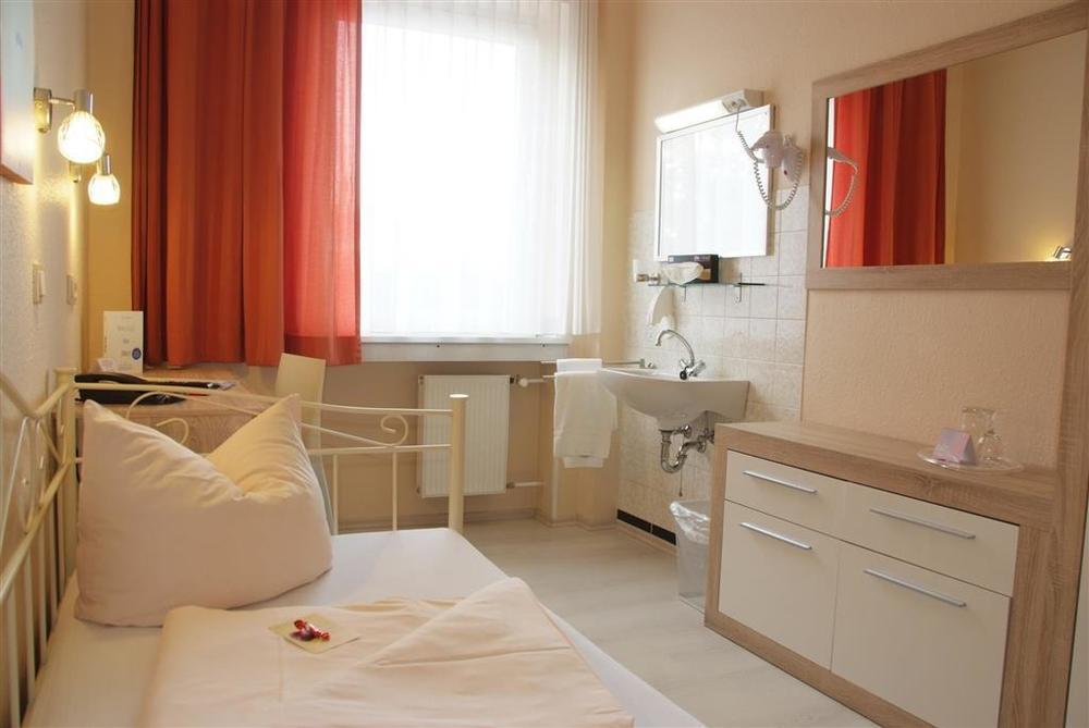 Arena Hotel غيلسنكيرشن الغرفة الصورة